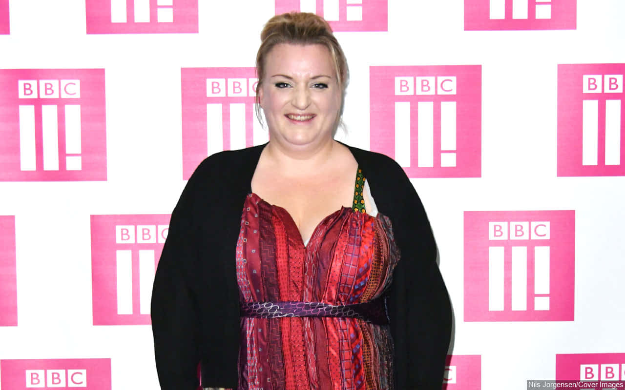Daisy May Cooper, red patterned dress, black cardigan, HD Desktop Wallpaper
