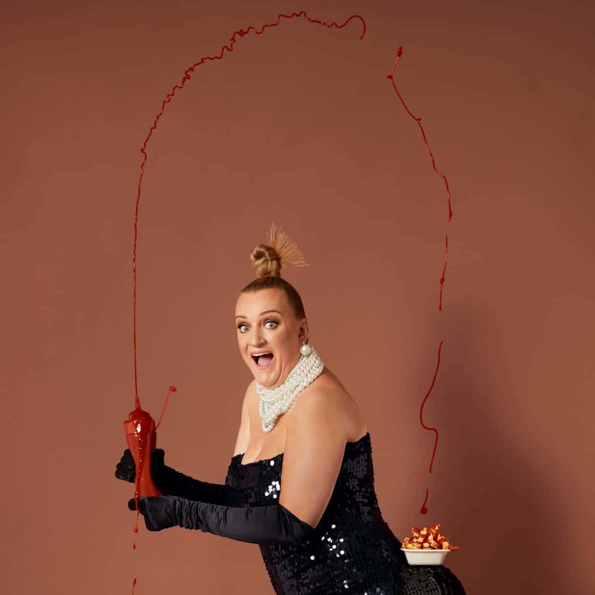 Daisy May Cooper, black sequined dress, pearls, SD Desktop Wallpaper