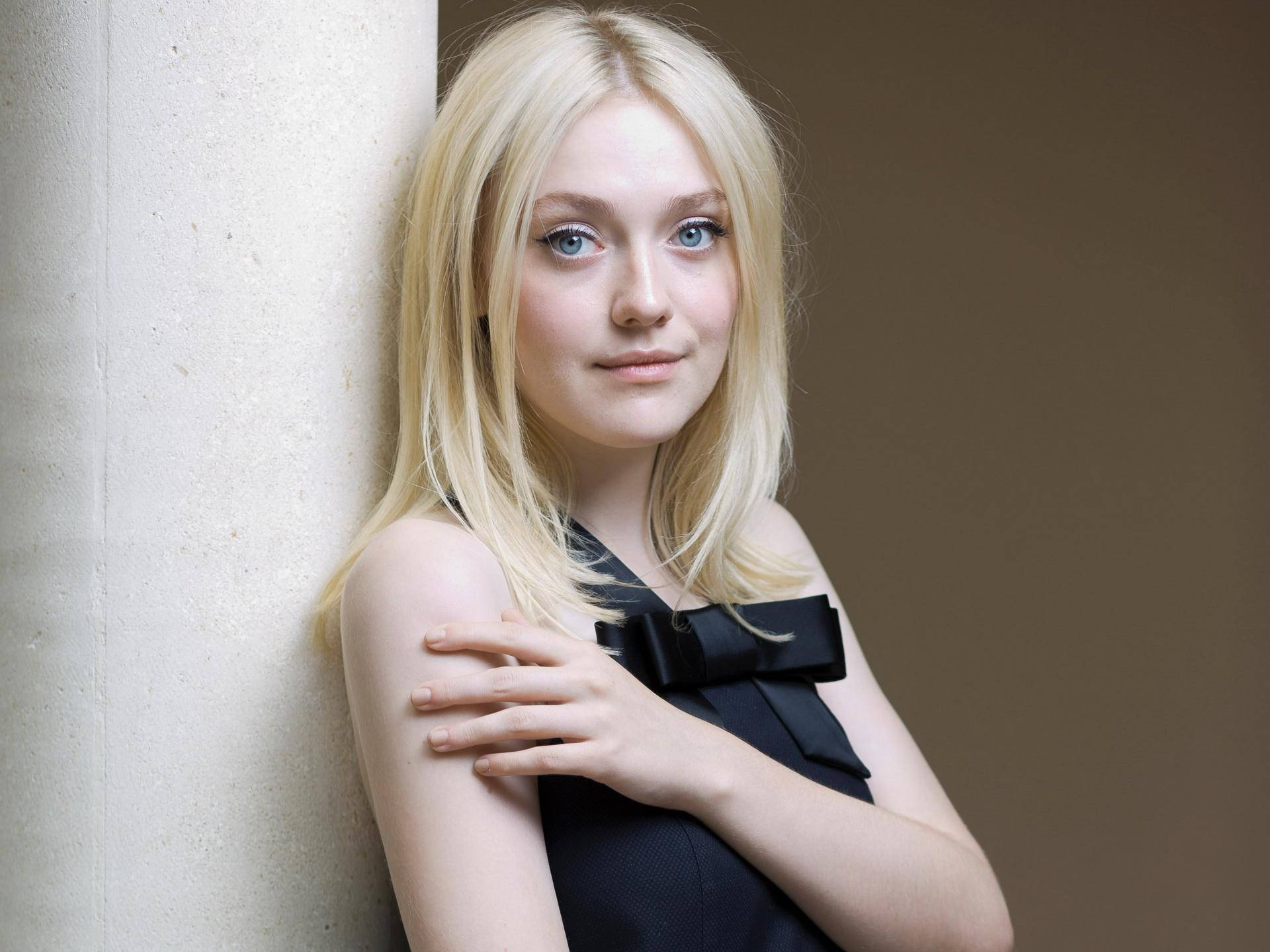 Dakota Fanning, 2013 Venice Film Festival, black dress, Full HD Desktop Wallpaper