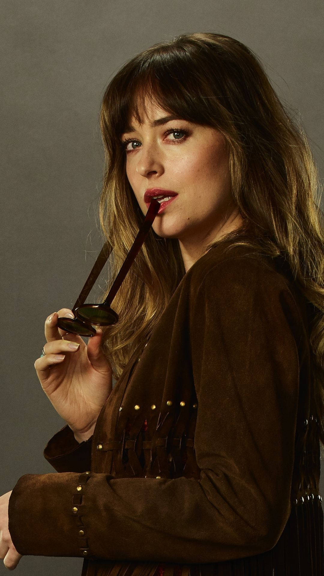 Dakota Johnson, sunglasses, long brown hair, Full HD Phone Wallpaper