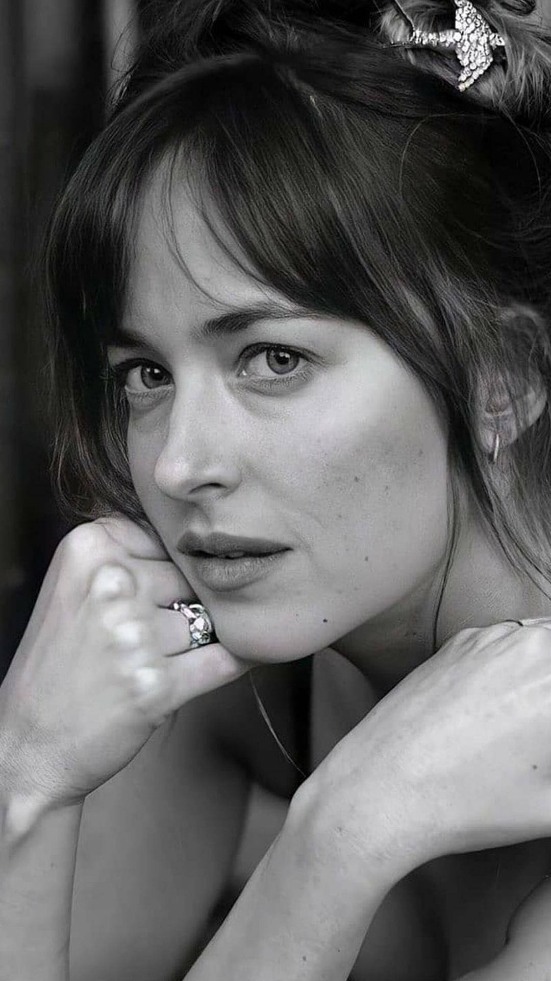 Dakota Johnson, jeweled hairpin, black and white portrait, Full HD Phone Wallpaper