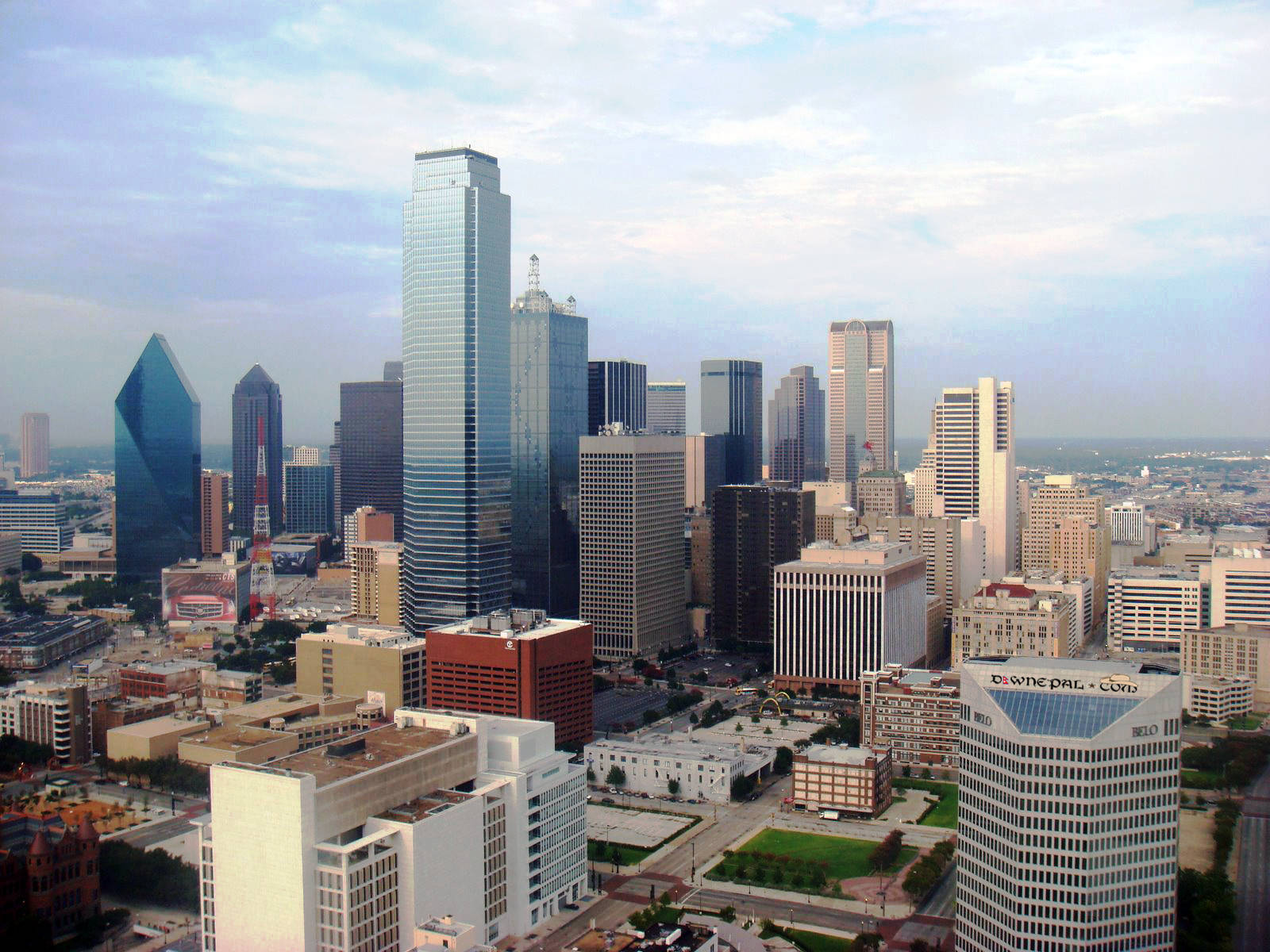 Dallas Skyline, glass skyscrapers, urban sprawl, HD Desktop Wallpaper
