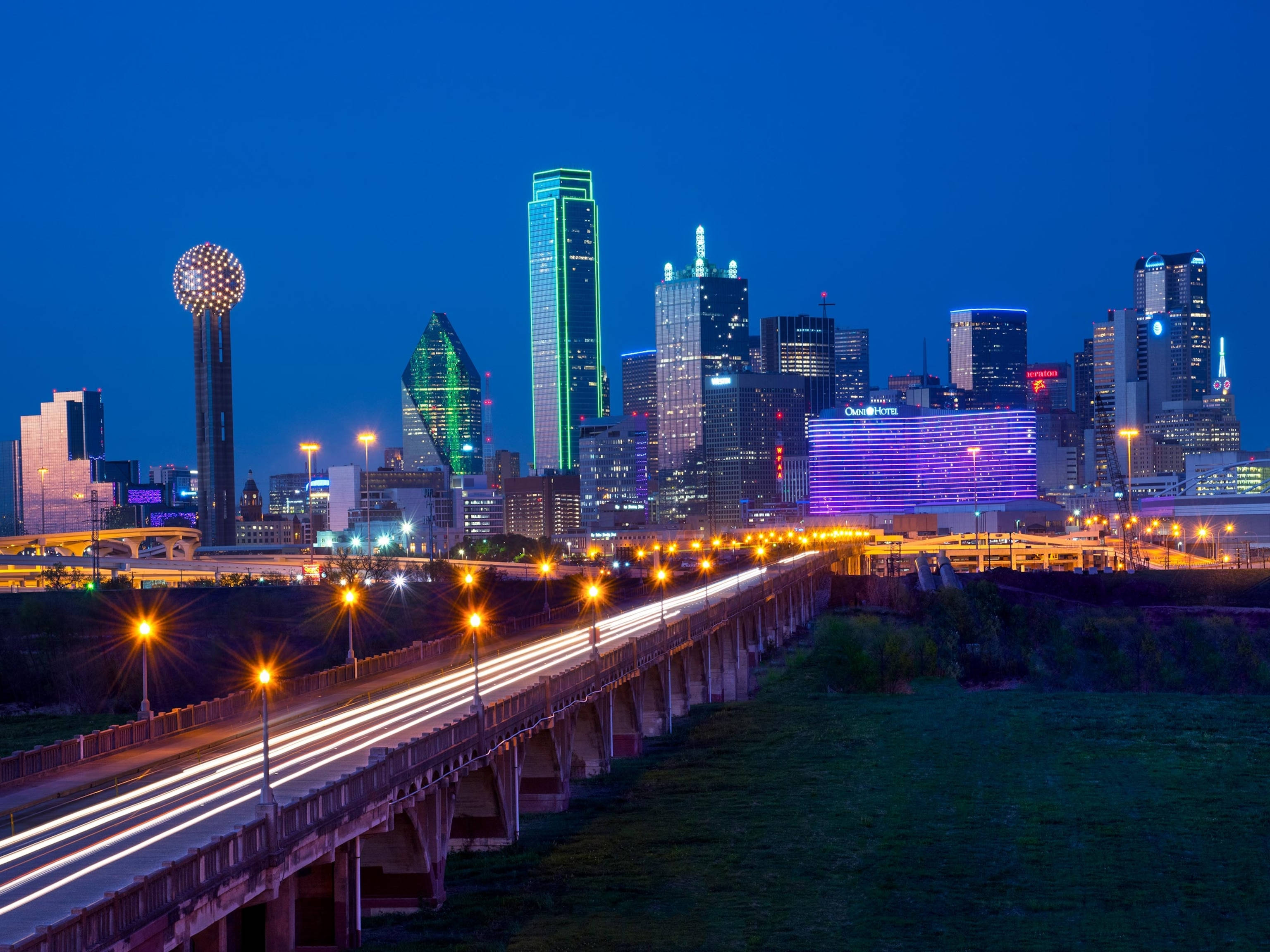 Dallas Skyline, long bridge, dusk, 2K Desktop Wallpaper