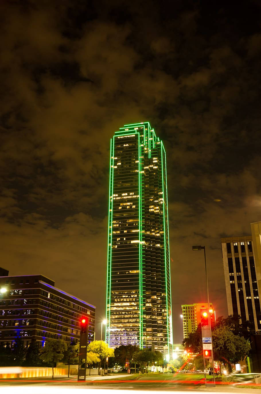 Dallas Skyline, vibrant green neon lights, bustling city street, HD Phone Wallpaper