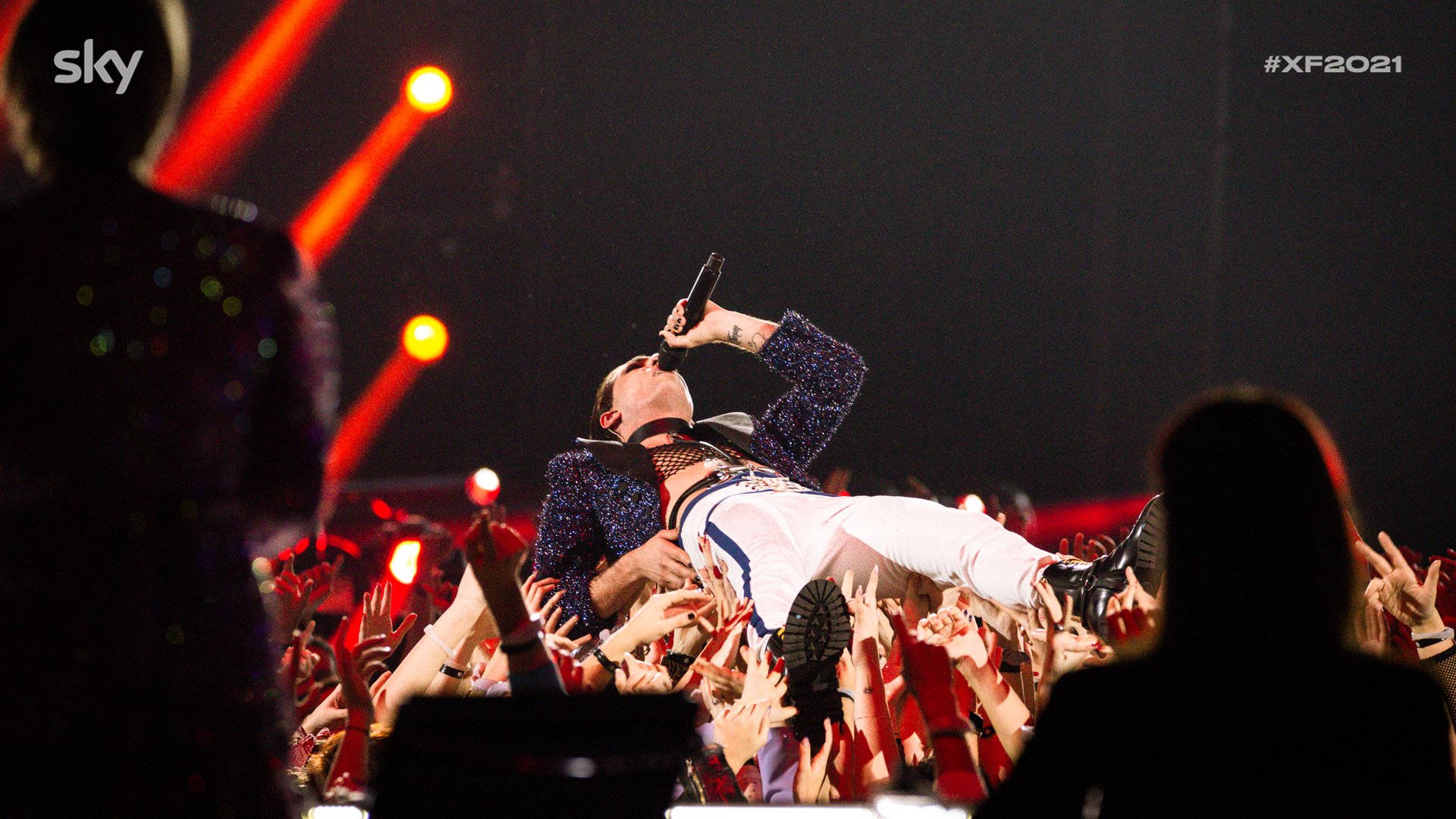 Damiano David, sparkly jacket, red stage lights, Full HD Desktop Wallpaper