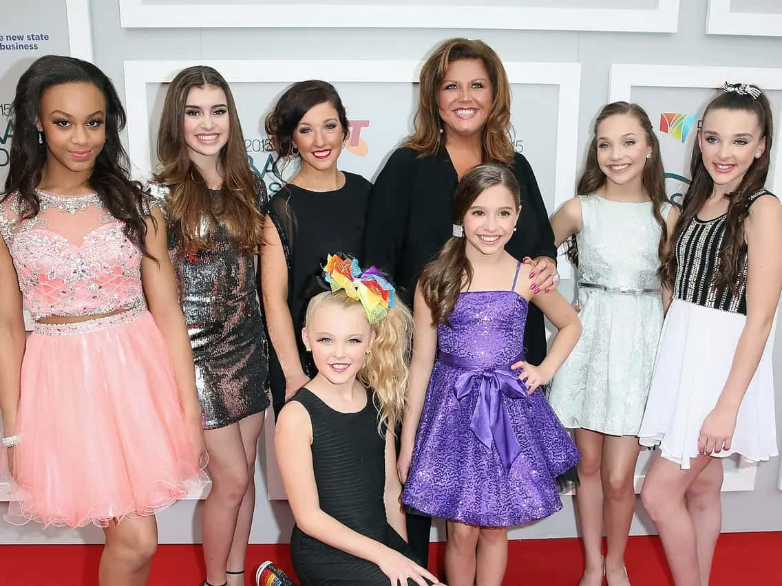 Dance Moms, red carpet, glamorous dresses, SD Desktop Wallpaper