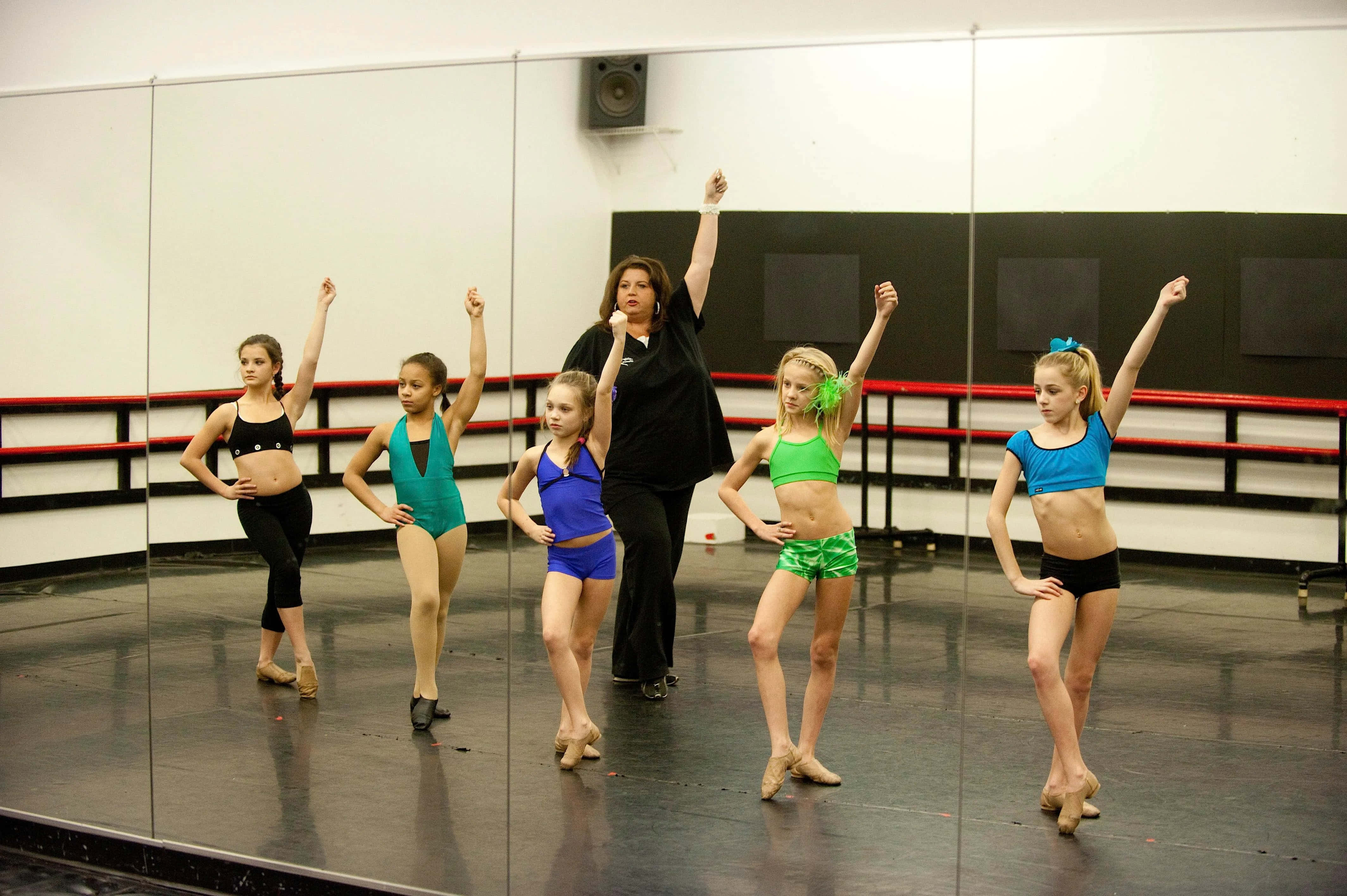 Dance Moms, rehearsal session, mirrored studio, 4K Desktop Wallpaper