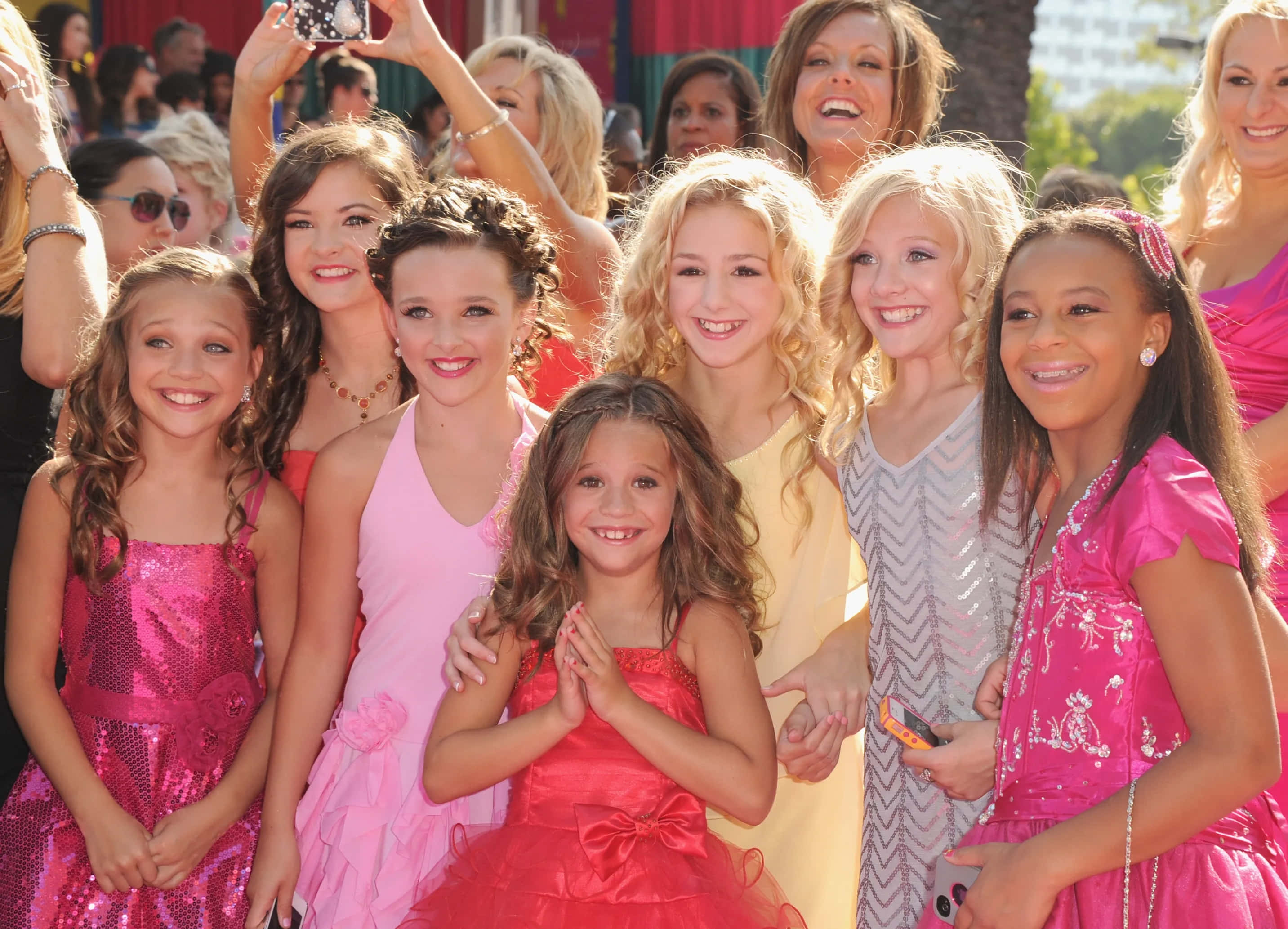 Dance Moms, red carpet, bright pink, 2K Desktop Wallpaper