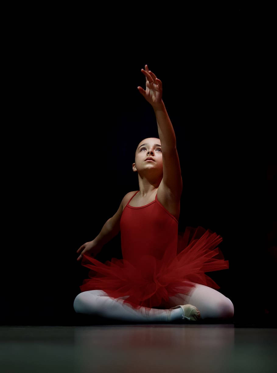 little ballerina girl, red tutu, poised ballet pose, SD Phone Wallpaper