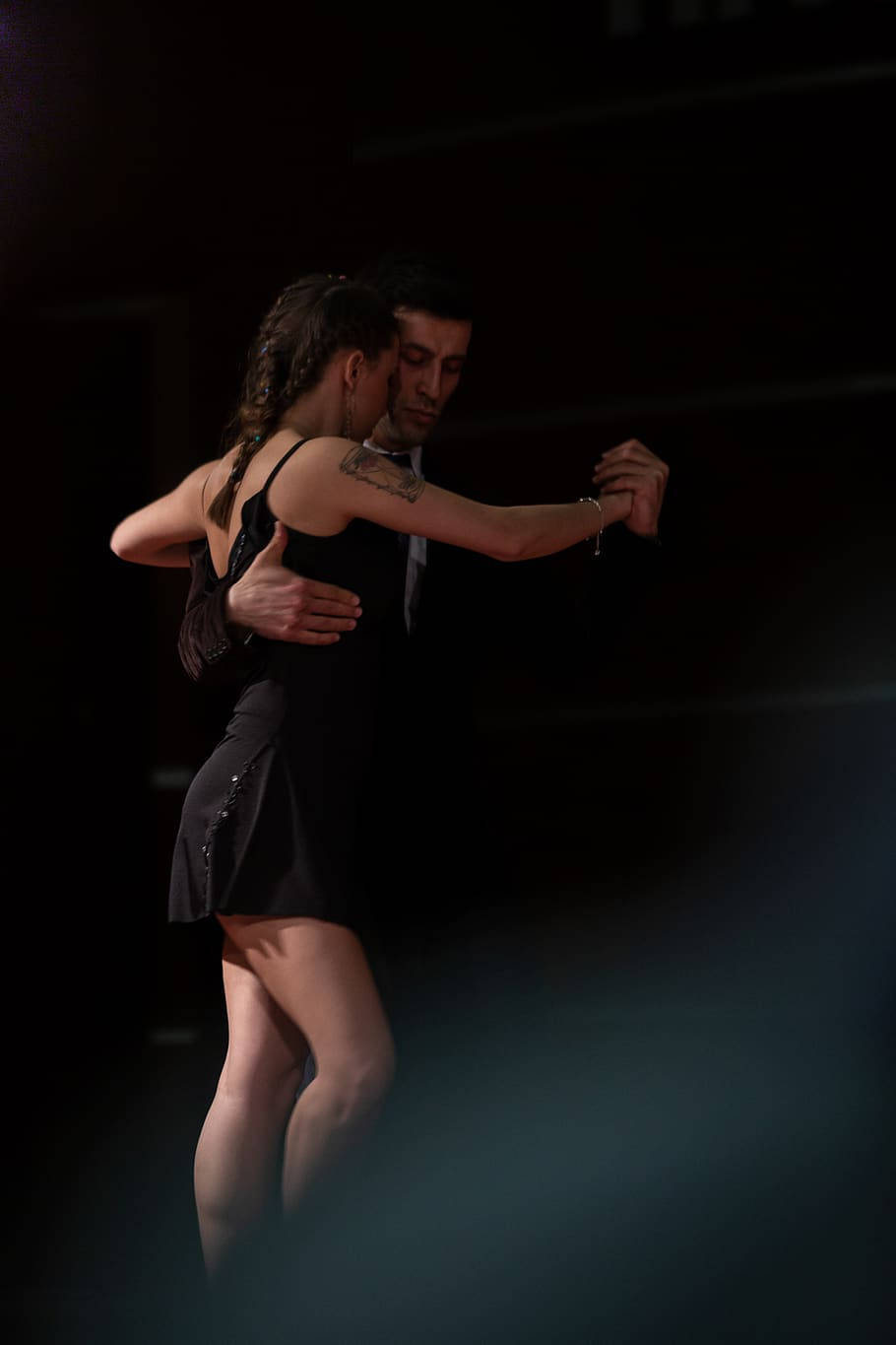 Sultry Couple Dance Pose, black dance attire, dramatic stage lighting, HD Phone Wallpaper