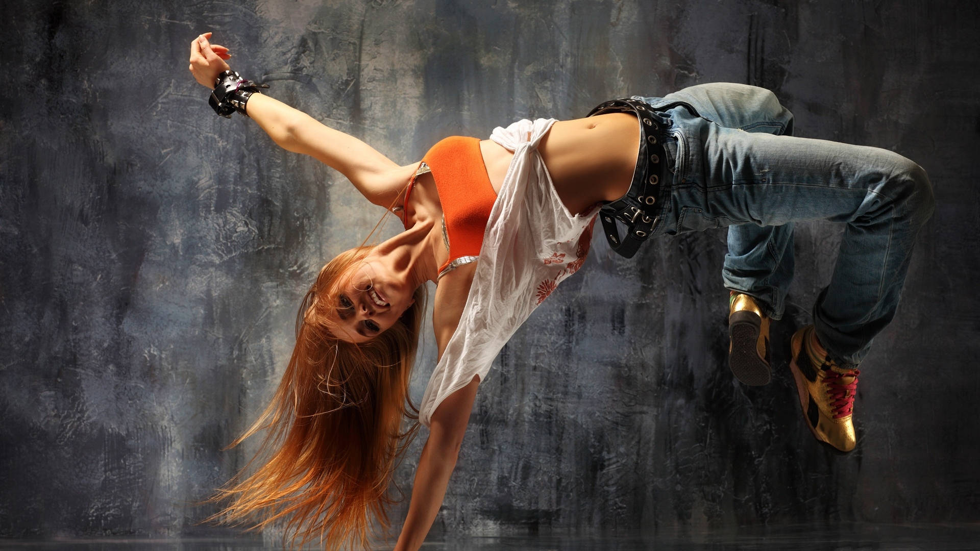 orange top, jeans, textured gray wall, Full HD Desktop Wallpaper