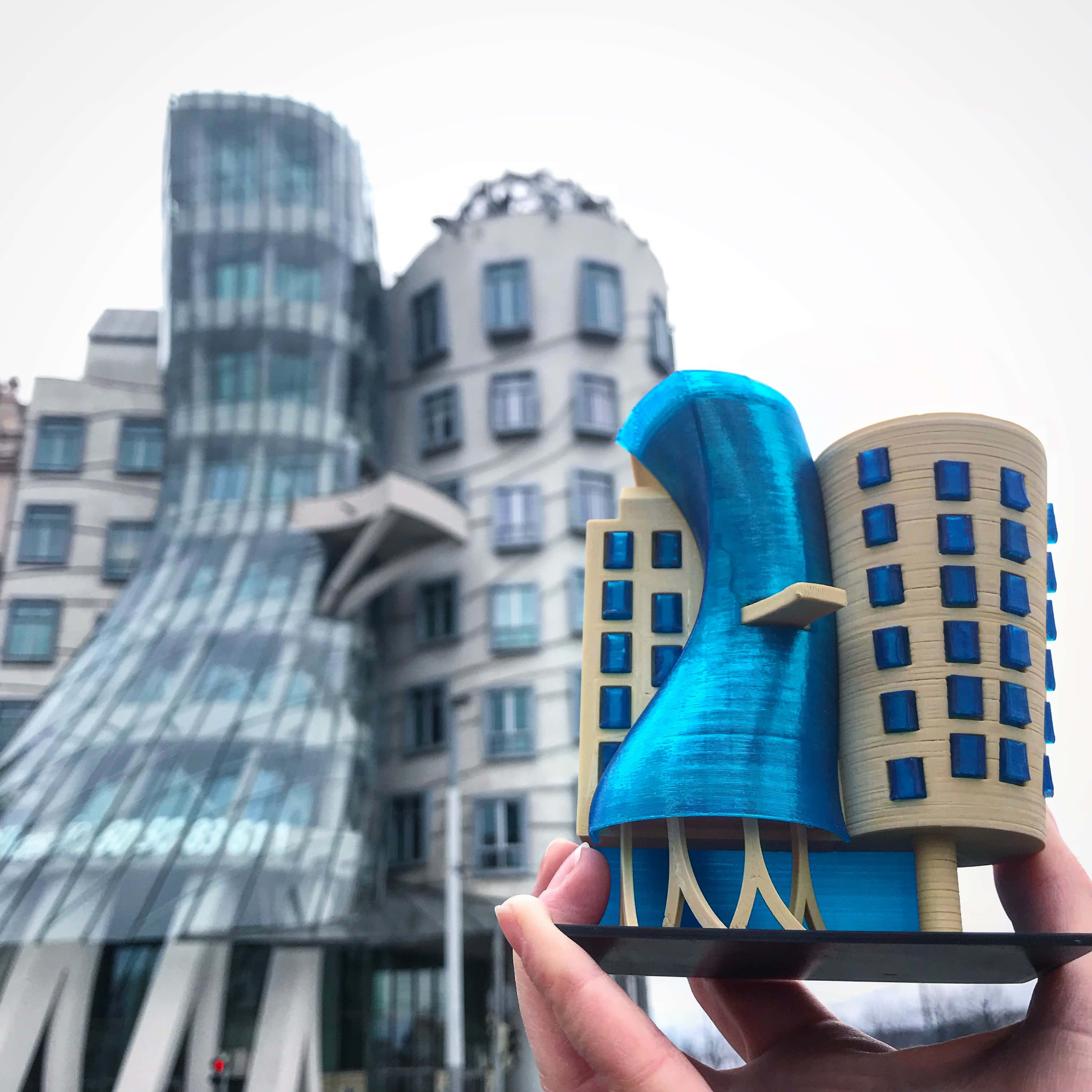 Dancing House, 3d-printed miniature, real building, 2K Desktop Wallpaper
