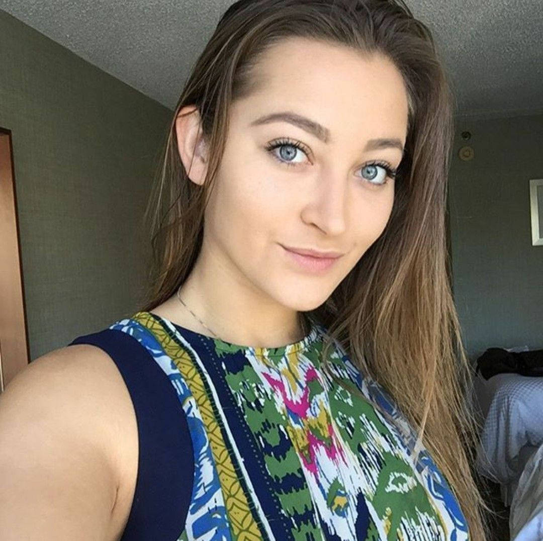 Dani Daniels, blue eyes, long brown hair, SD Desktop Wallpaper