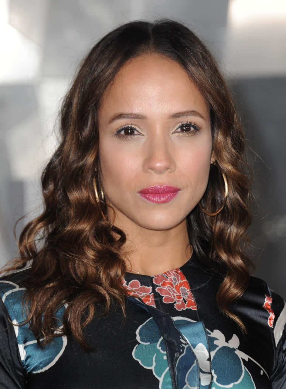 Dania Ramirez, floral patterned top, wavy brown hair, HD Phone Wallpaper