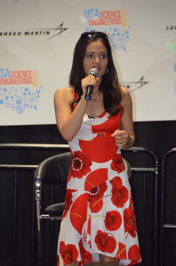 Danica McKellar, red and white poppy dress, microphone, SD Phone Wallpaper