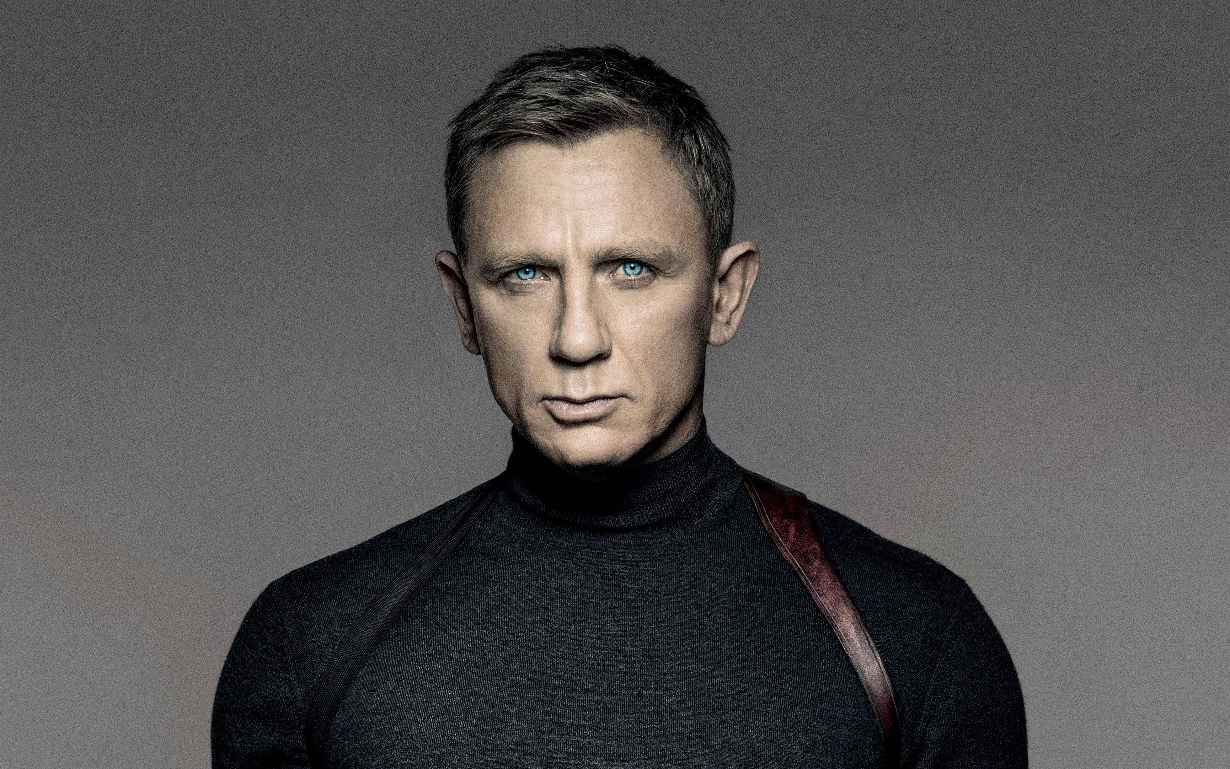 Daniel Craig, blue eye, black turtleneck, 4K Desktop Wallpaper