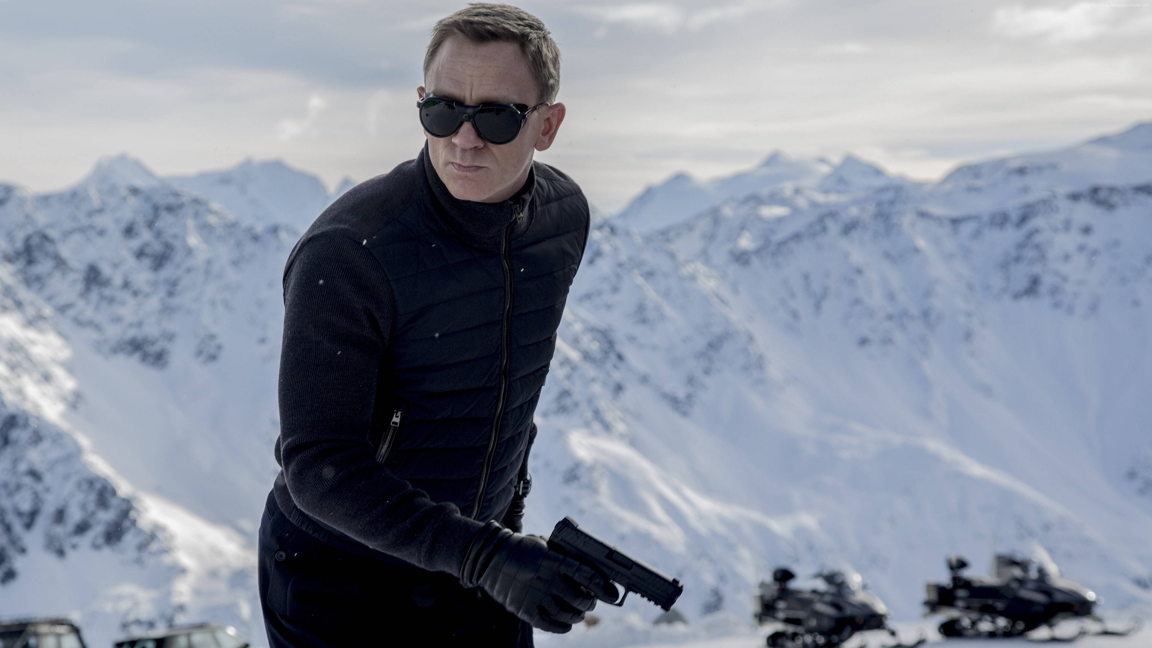Daniel Craig, black gear, sunglasses, 4K Desktop Wallpaper
