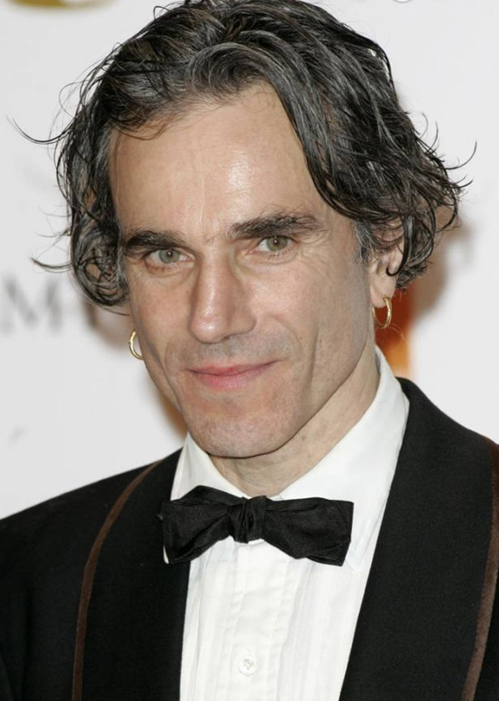 Daniel Day-Lewis, wavy gray hair, black tuxedo, HD Phone Wallpaper