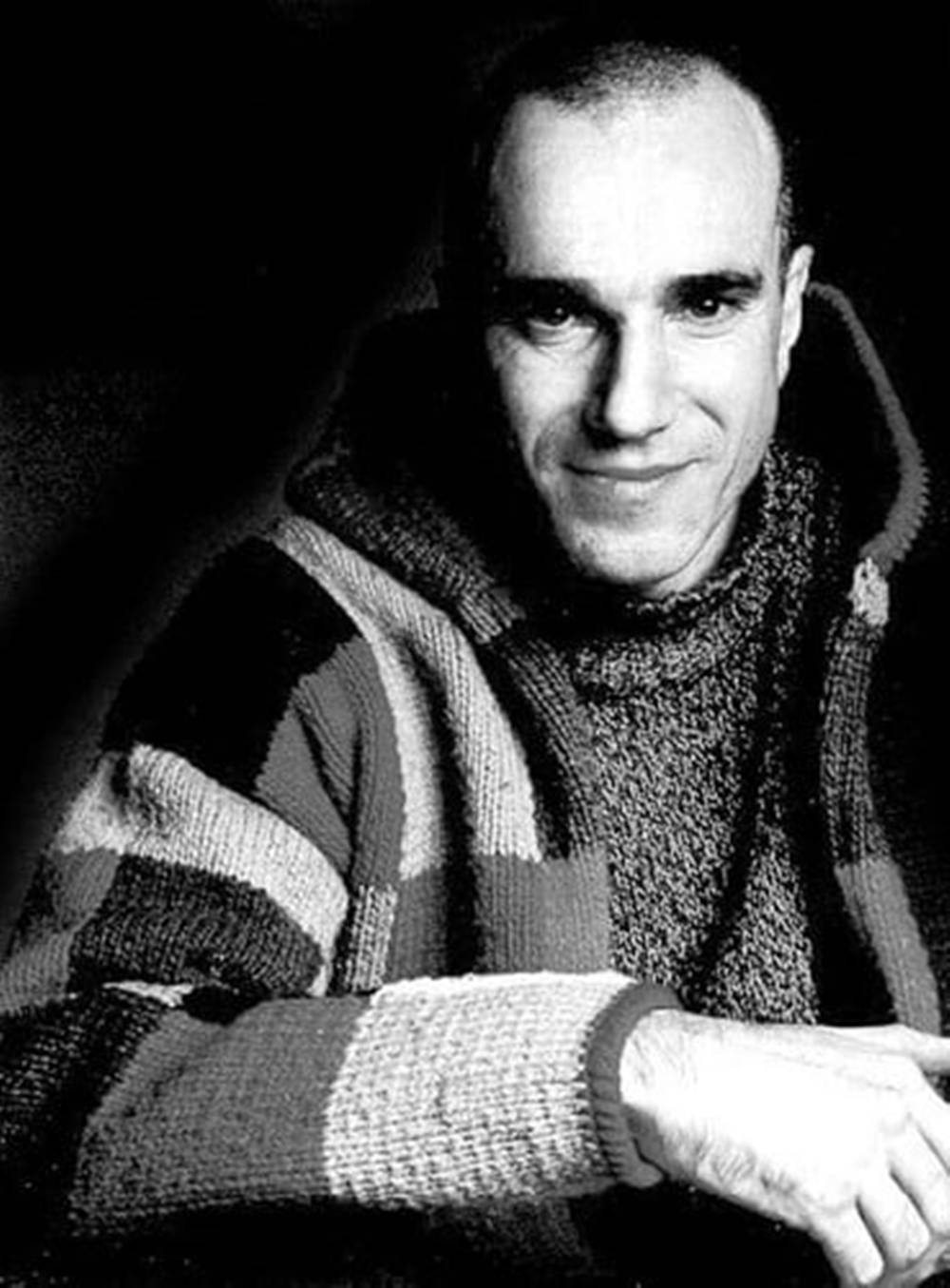 Daniel Day-Lewis, shaved head, striped sweater, HD Phone Wallpaper