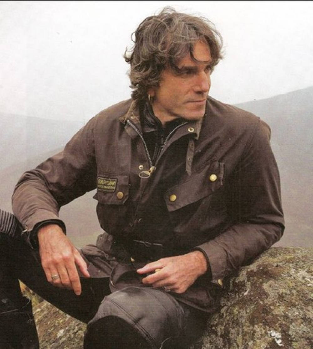 Daniel Day-Lewis, brown jacket, mossy rock, SD Phone Wallpaper