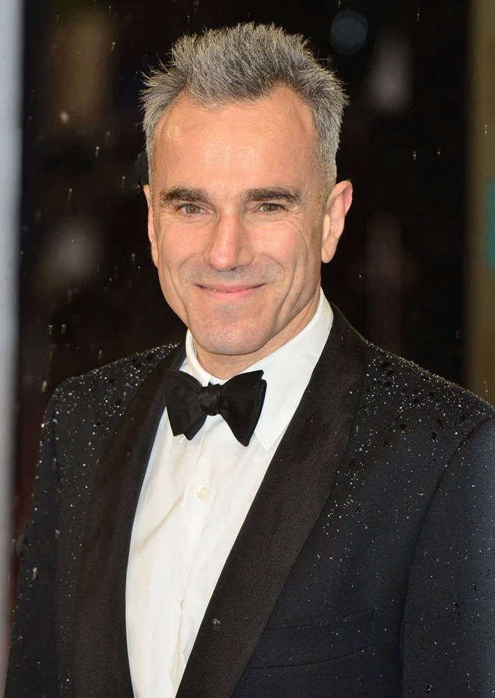 Daniel Day-Lewis, sparkling black tuxedo, black bow tie, SD Phone Wallpaper