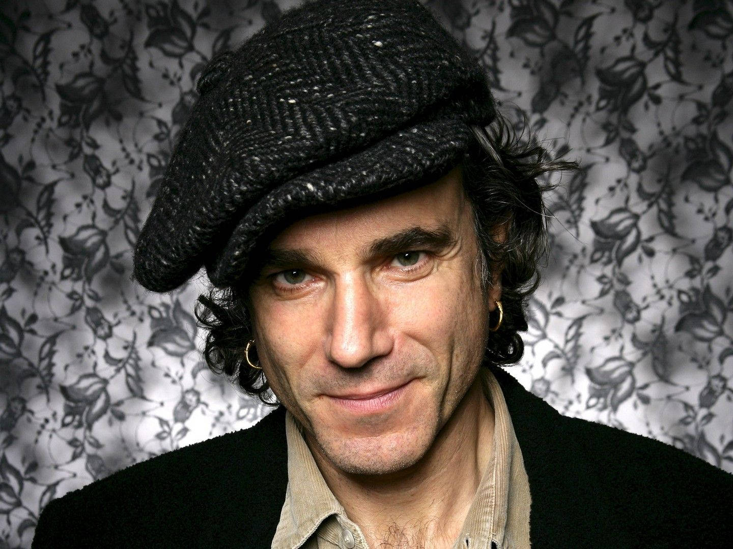 Daniel Day-Lewis, dark curly hair, black flat cap, HD Desktop Wallpaper