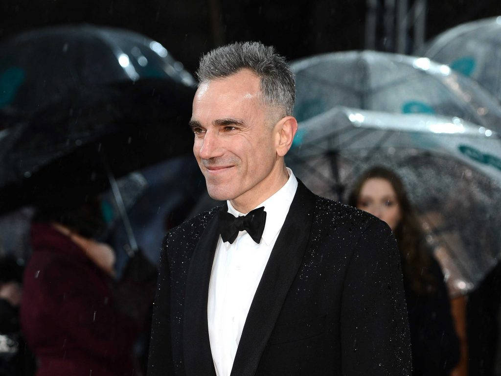 Daniel Day-Lewis, sparkling black tuxedo, umbrellas, SD Desktop Wallpaper