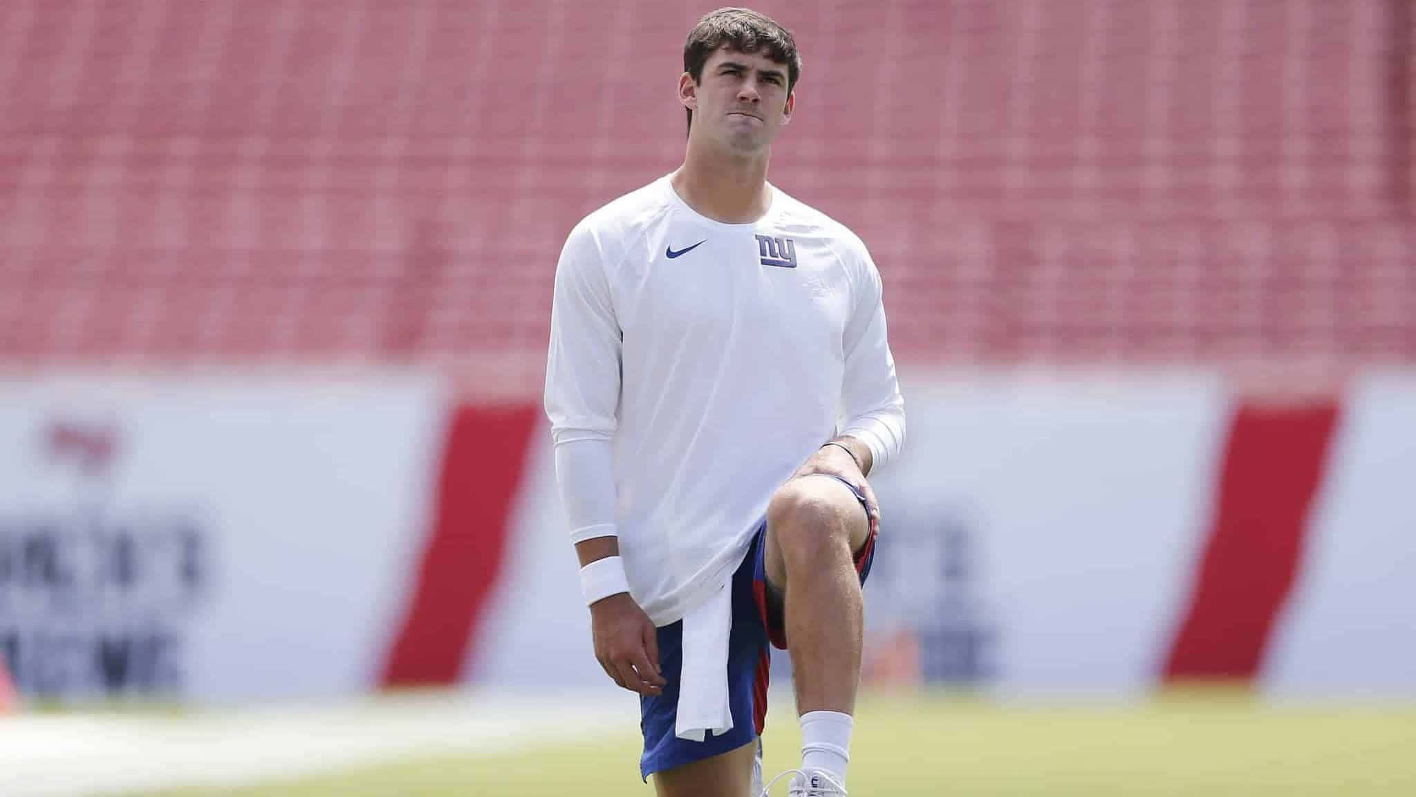 Daniel Jones, white long sleeve shirt, blue shorts, Full HD Desktop Wallpaper