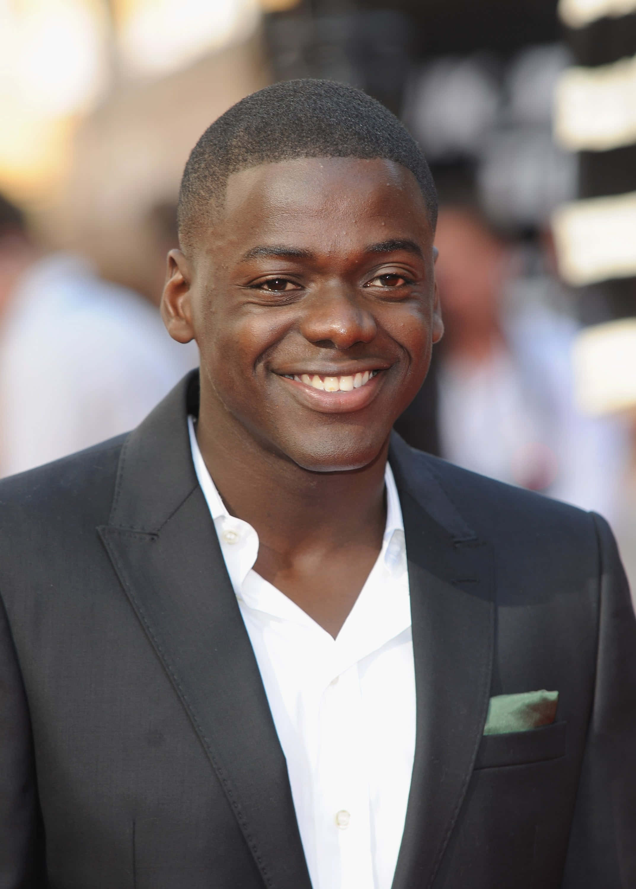 Daniel Kaluuya, black suit, white shirt, 2K Phone Wallpaper