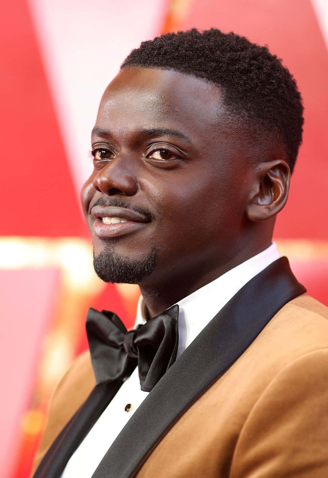 Daniel Kaluuya, tan tuxedo, black lapels, HD Phone Wallpaper
