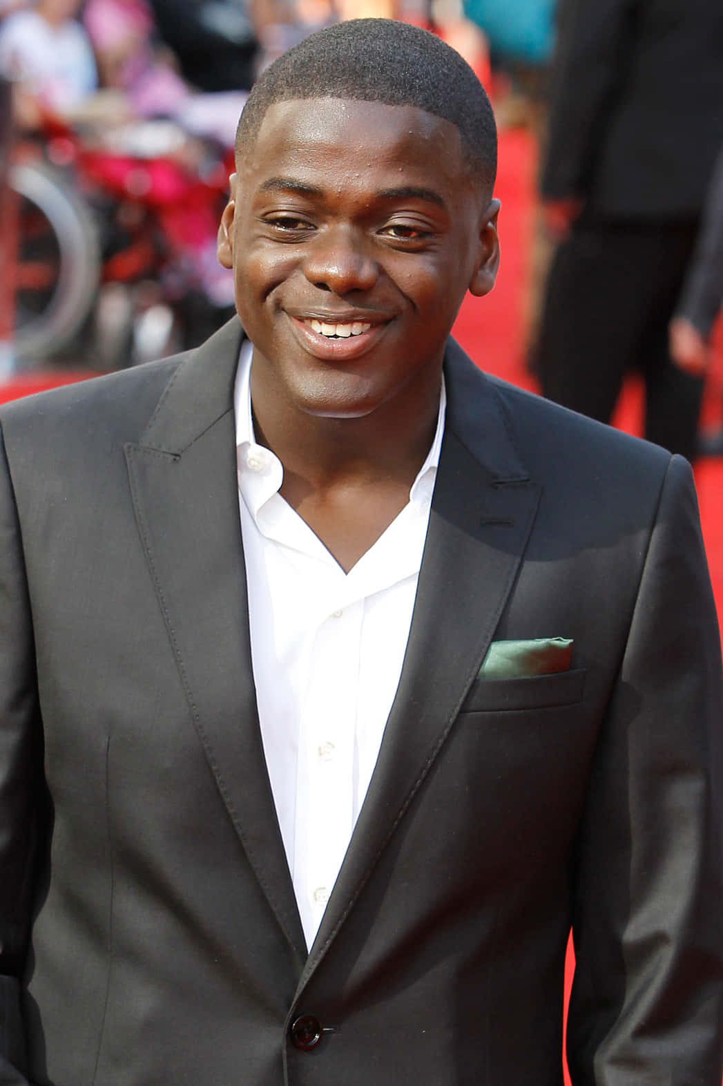 Daniel Kaluuya, black suit, white shirt, HD Phone Wallpaper