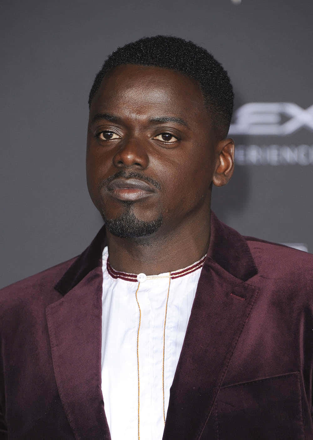 Daniel Kaluuya, maroon velvet blazer, white shirt with gold trim, HD Phone Wallpaper