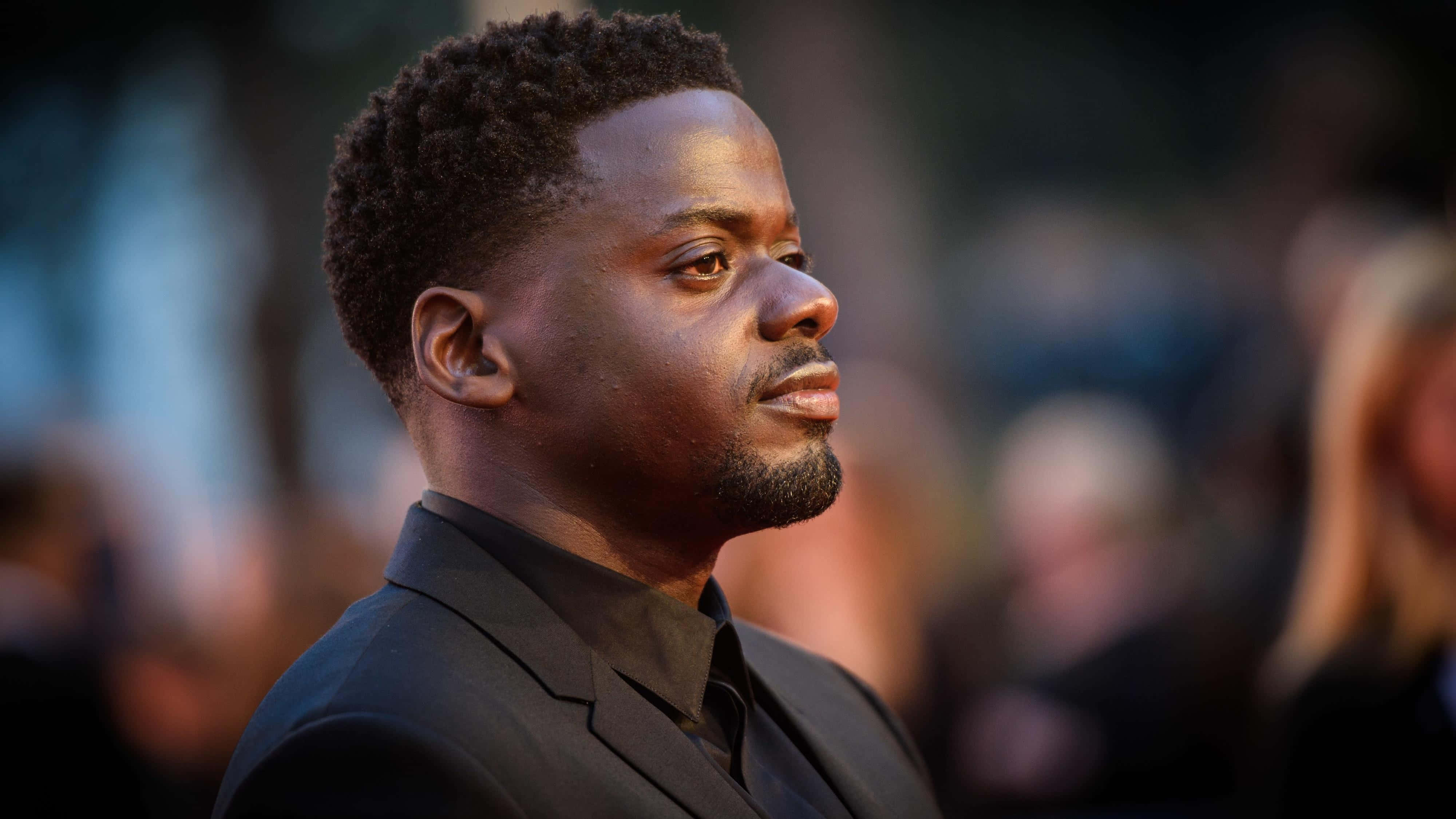 Daniel Kaluuya, black suit, short curly hair, 4K Desktop Wallpaper