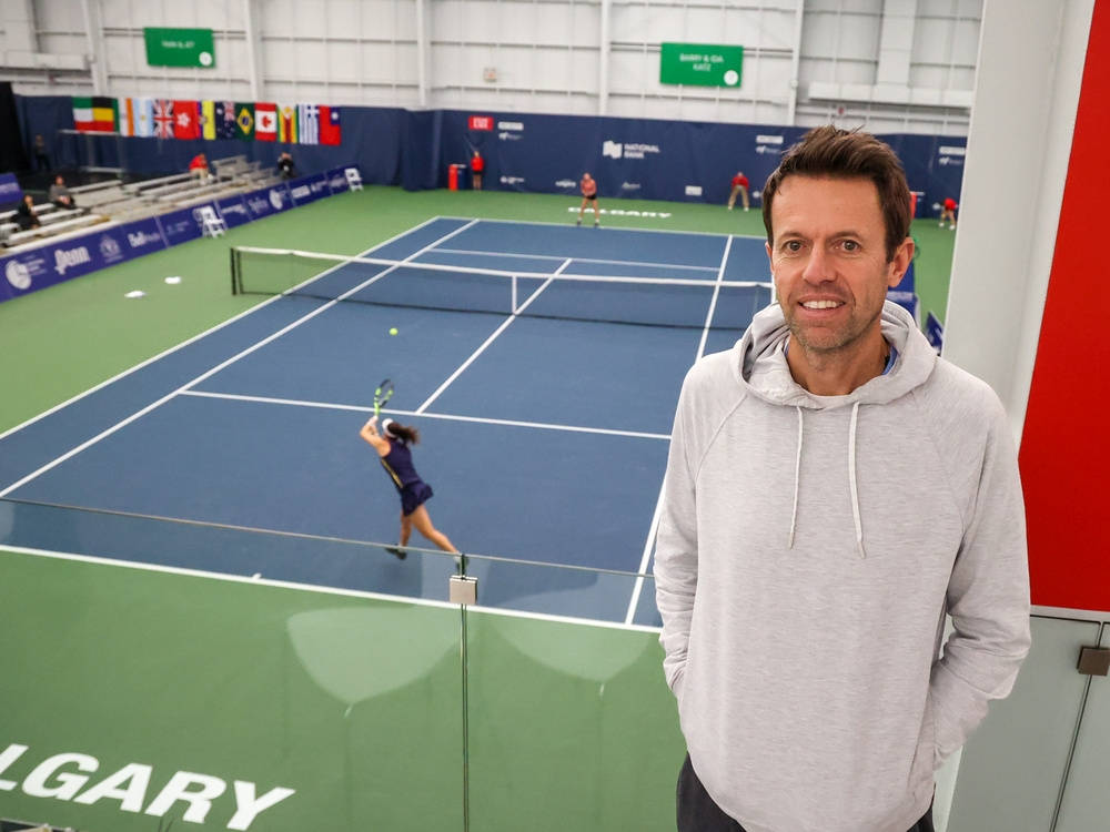 Daniel Nestor, training court, indoor tennis court, SD Desktop Wallpaper