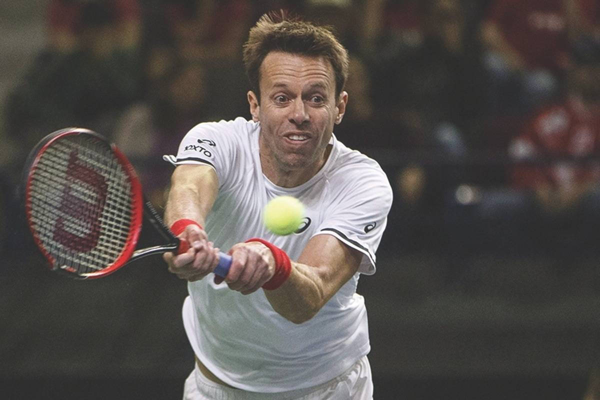 Daniel Nestor, white gear, red racket, SD Desktop Wallpaper