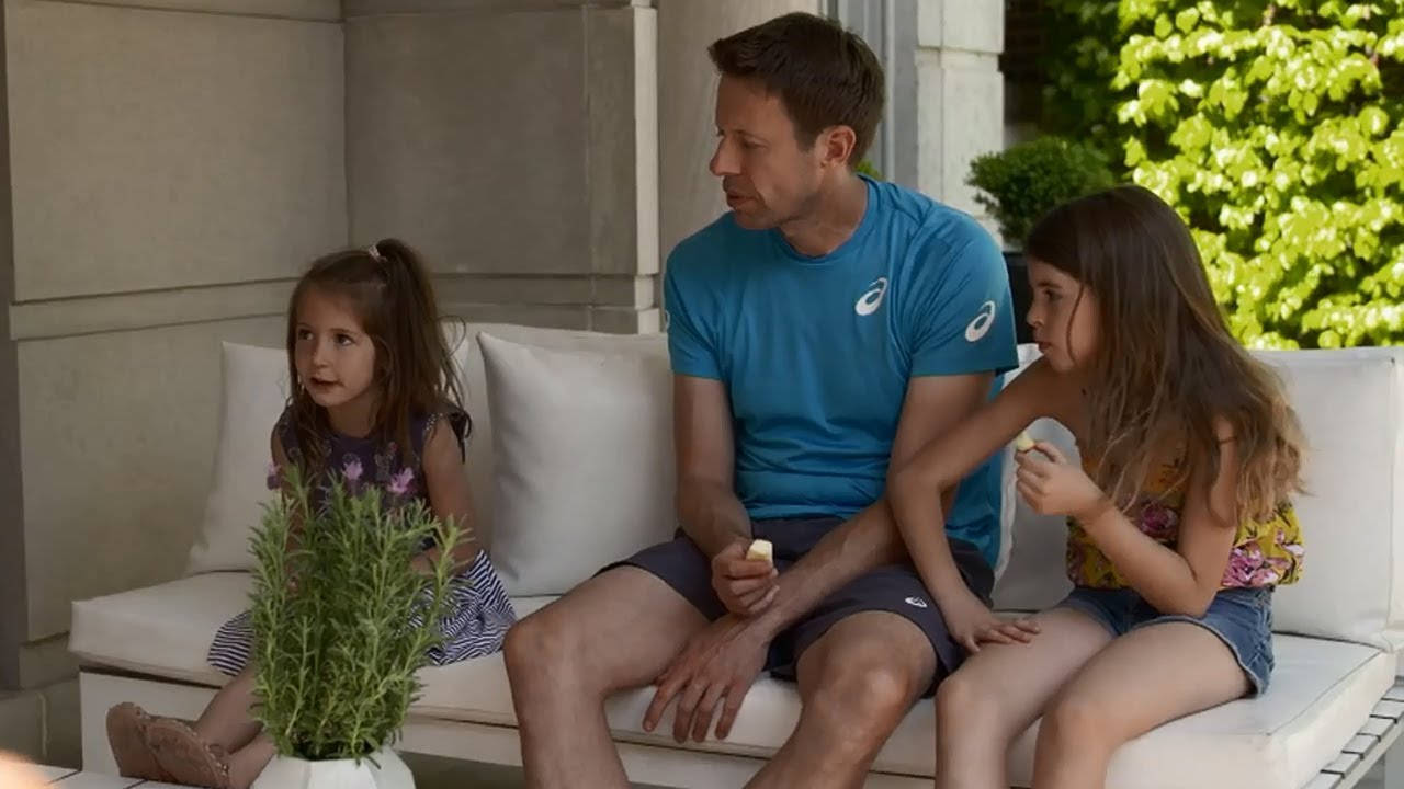 Daniel Nestor, white outdoor sofa, bright daylight, HD Desktop Wallpaper