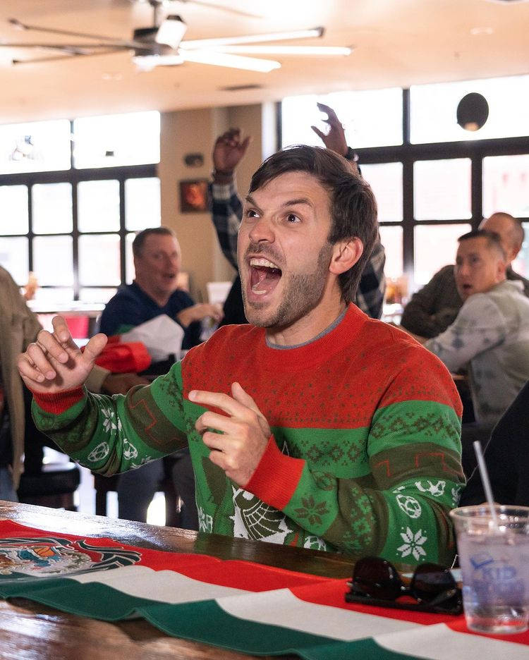 Daniel Suarez, red and green holiday sweater, sports bar, SD Phone Wallpaper