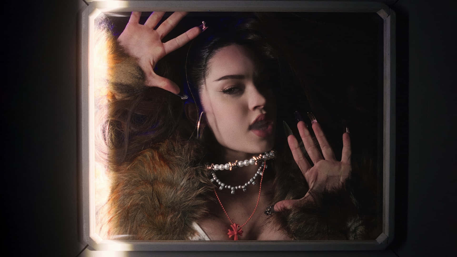 Daniela Katseye, fur coat, pearl necklaces, Full HD Desktop Wallpaper
