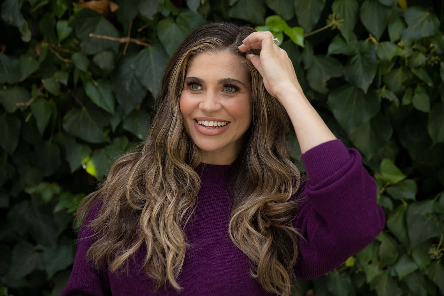Danielle Fishel, purple sweater, lush green ivy wall, HD Desktop Wallpaper