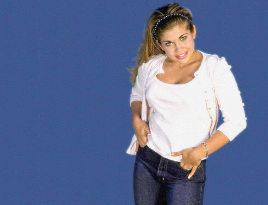 Danielle Fishel, white top, jeans, SD Desktop Wallpaper