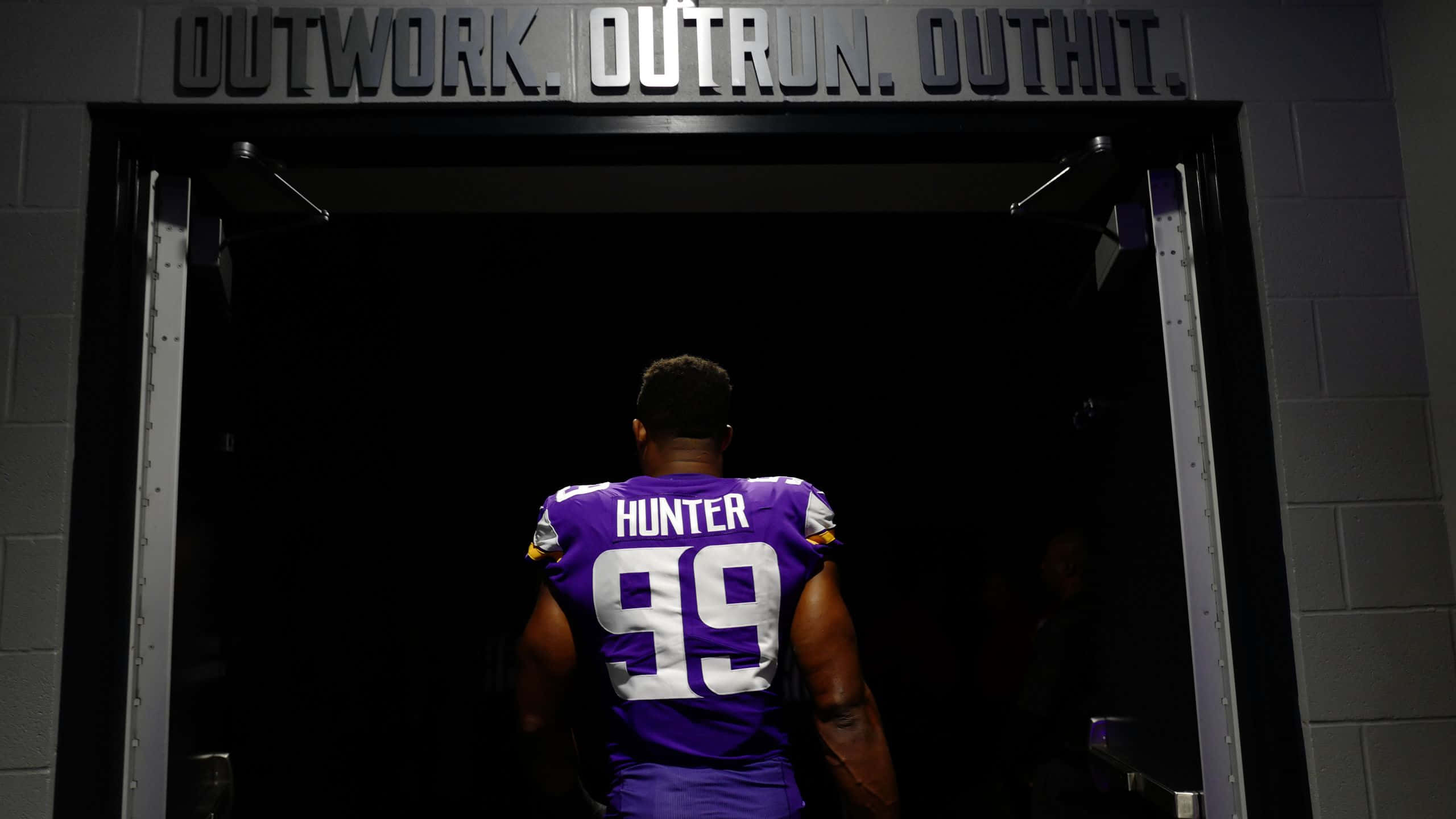 Danielle Hunter, purple jersey, number 99, 2K Desktop Wallpaper