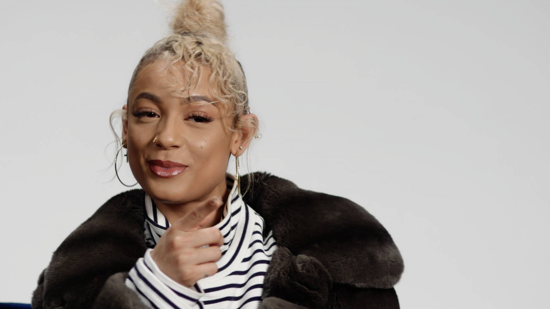 Danileigh, blonde curly hair, topknot, Full HD Desktop Wallpaper