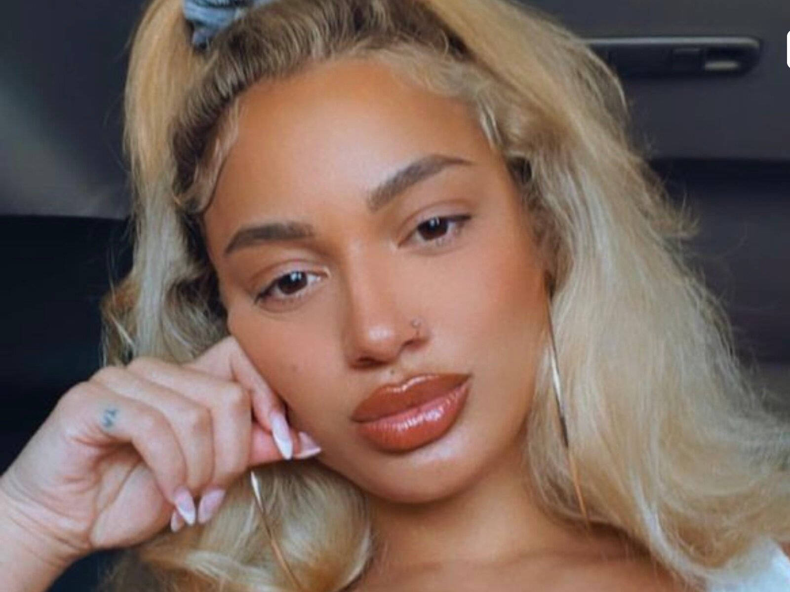Danileigh, blonde hair, nose ring, HD Desktop Wallpaper