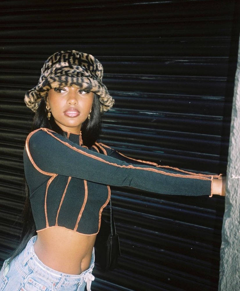 Danileigh, leopard-print bucket hat, black crop top, SD Phone Wallpaper