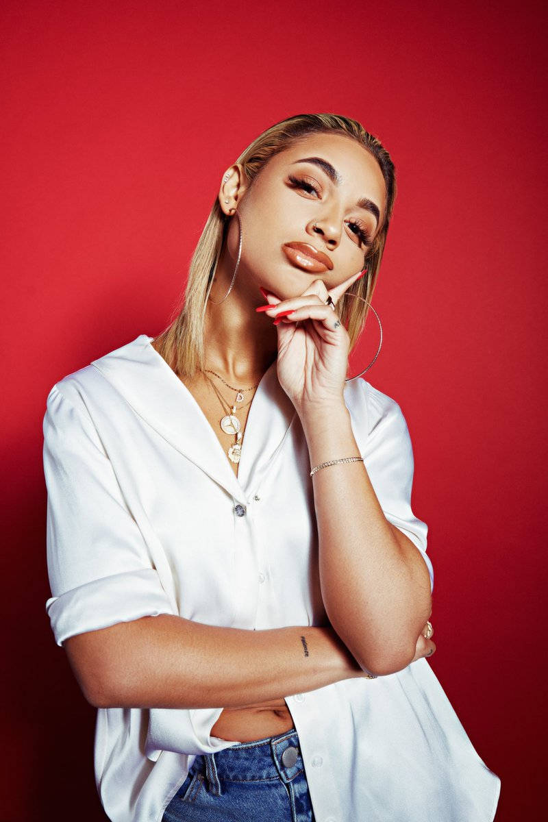Danileigh, white shirt, jeans, SD Phone Wallpaper