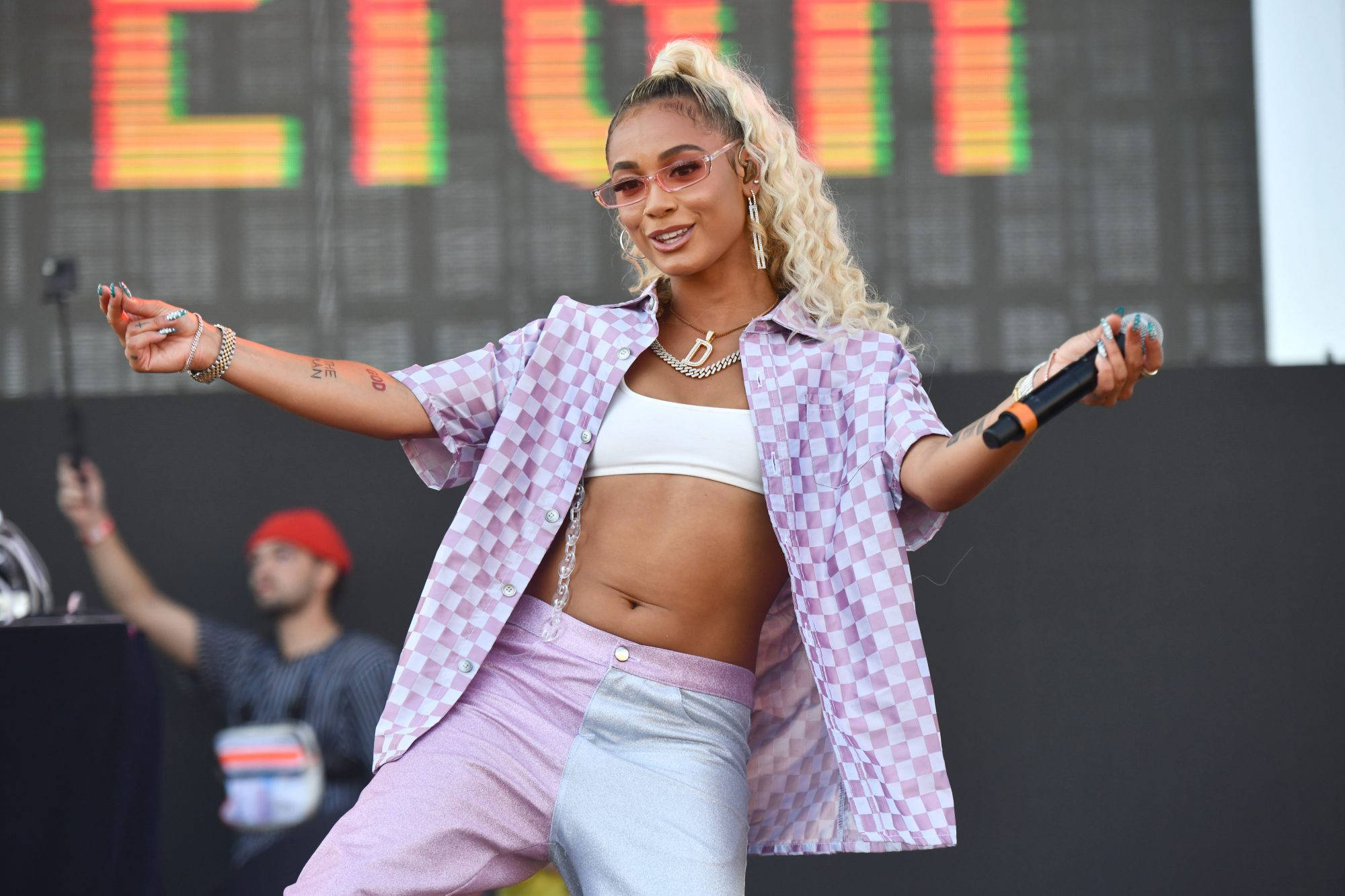 Danileigh, 2000 x 1333, purple checkered shirt, Full HD Desktop Wallpaper