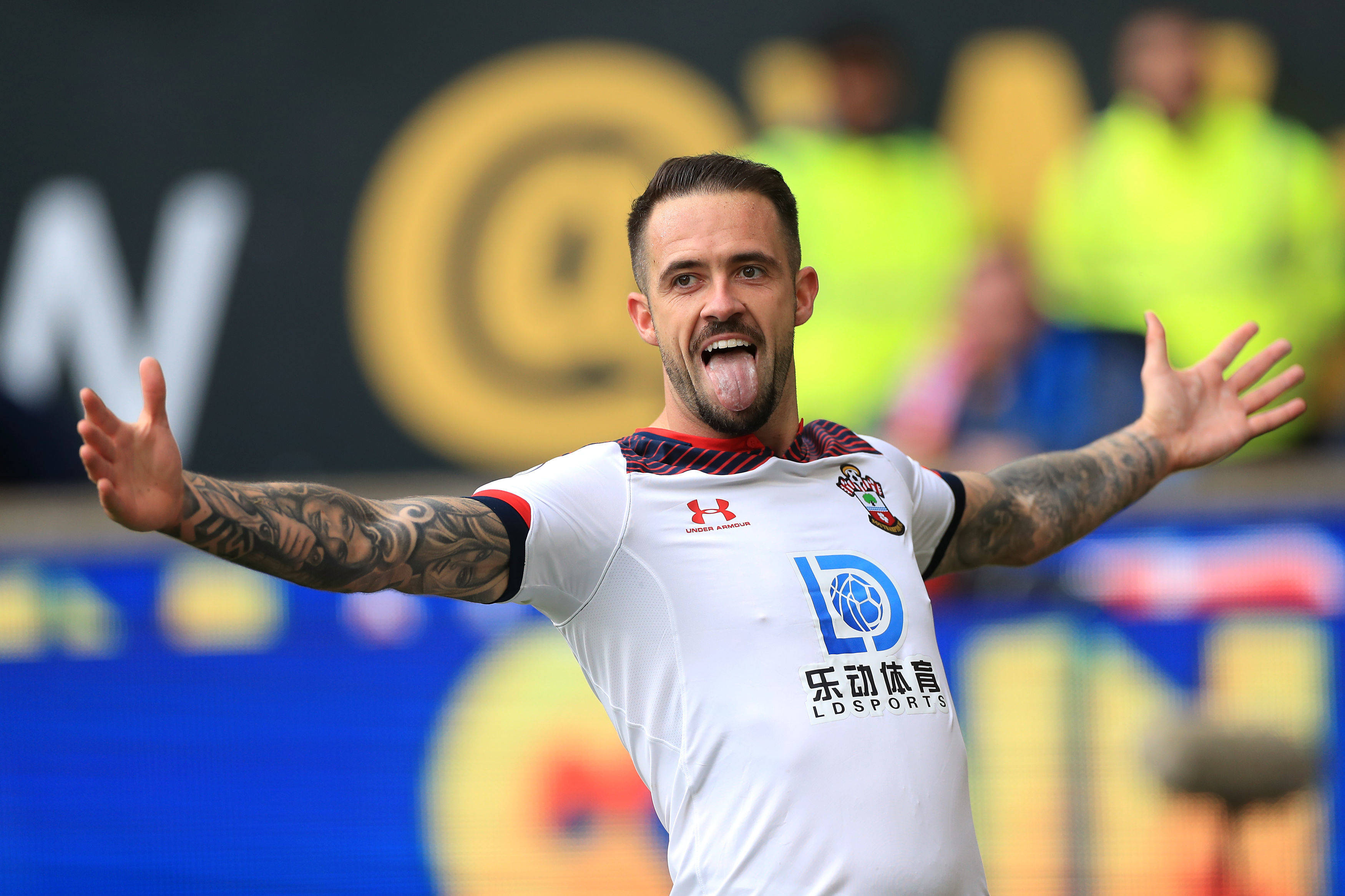 Danny Ings, white jersey, bright field, 2K Desktop Wallpaper