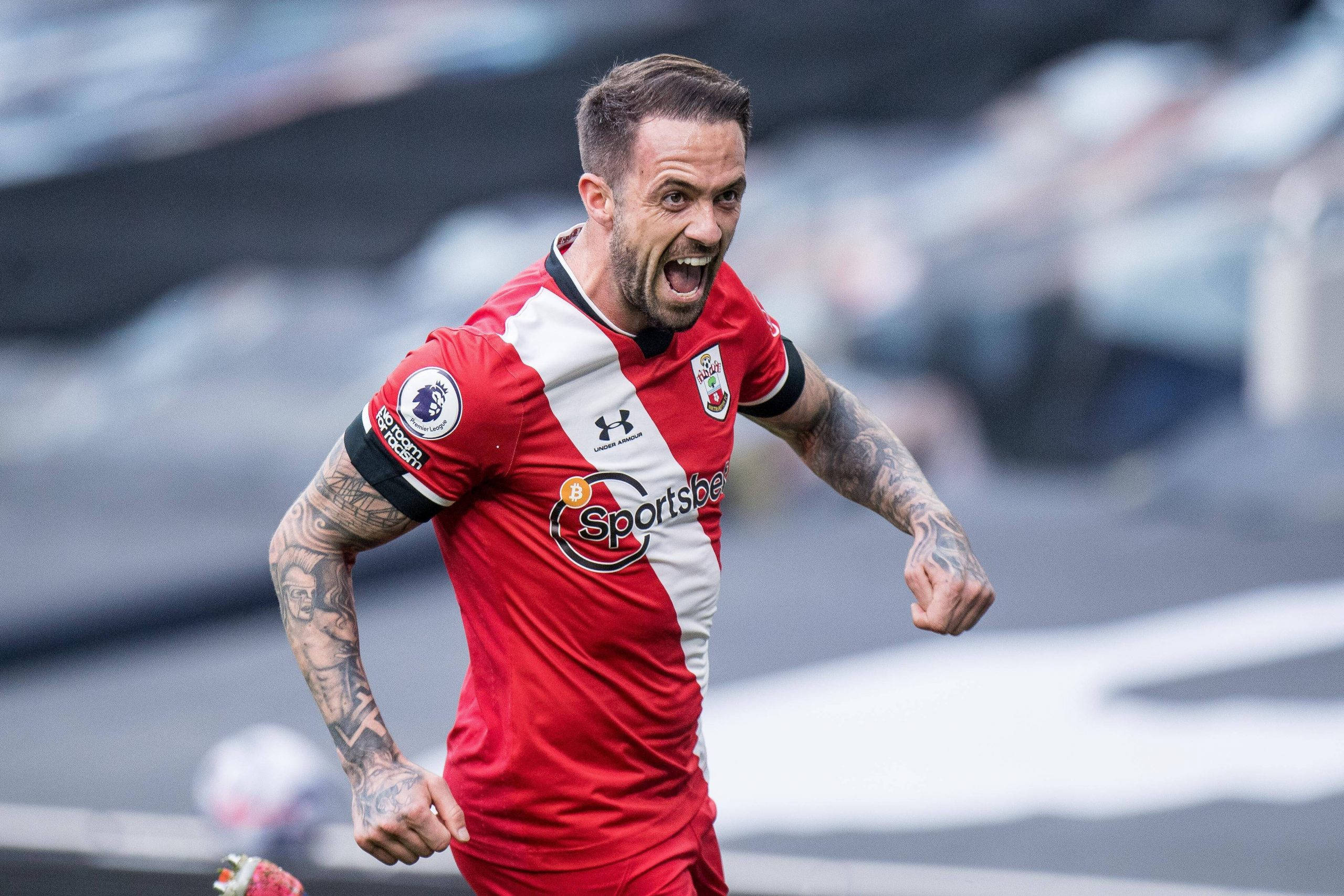 Danny Ings, red and white jersey, stadium field, 2K Desktop Wallpaper