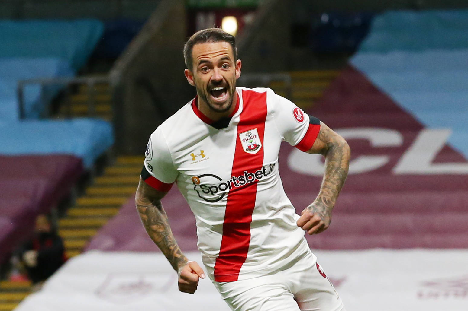 Danny Ings, white and red striped jersey, stadium, HD Desktop Wallpaper