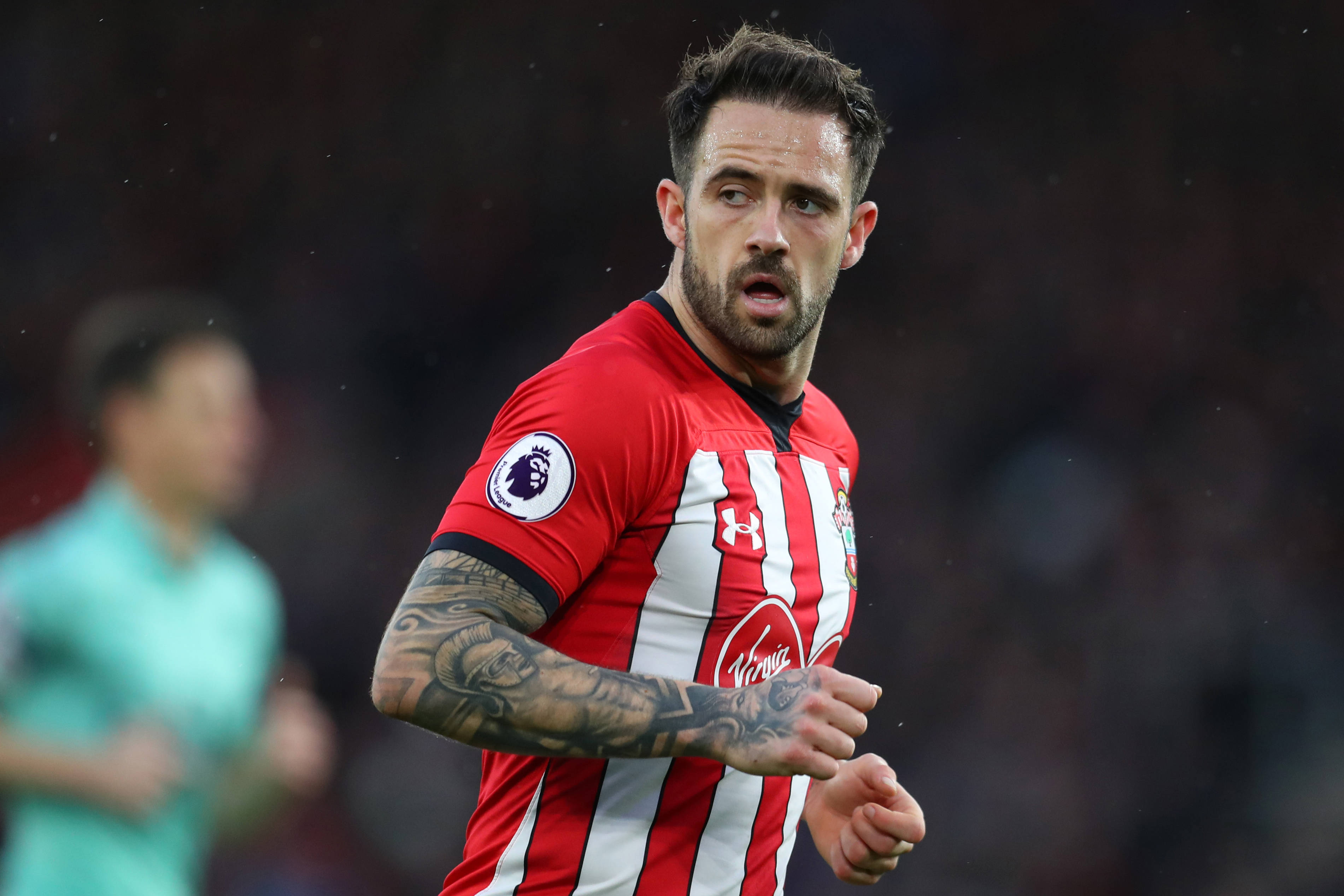 Danny Ings, red and white striped jersey, raindrops, 2K Desktop Wallpaper